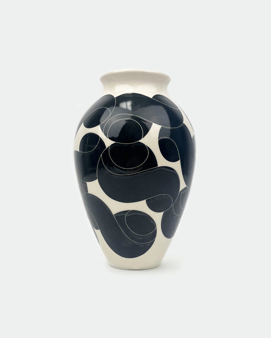 The Type Vase - Jet Black