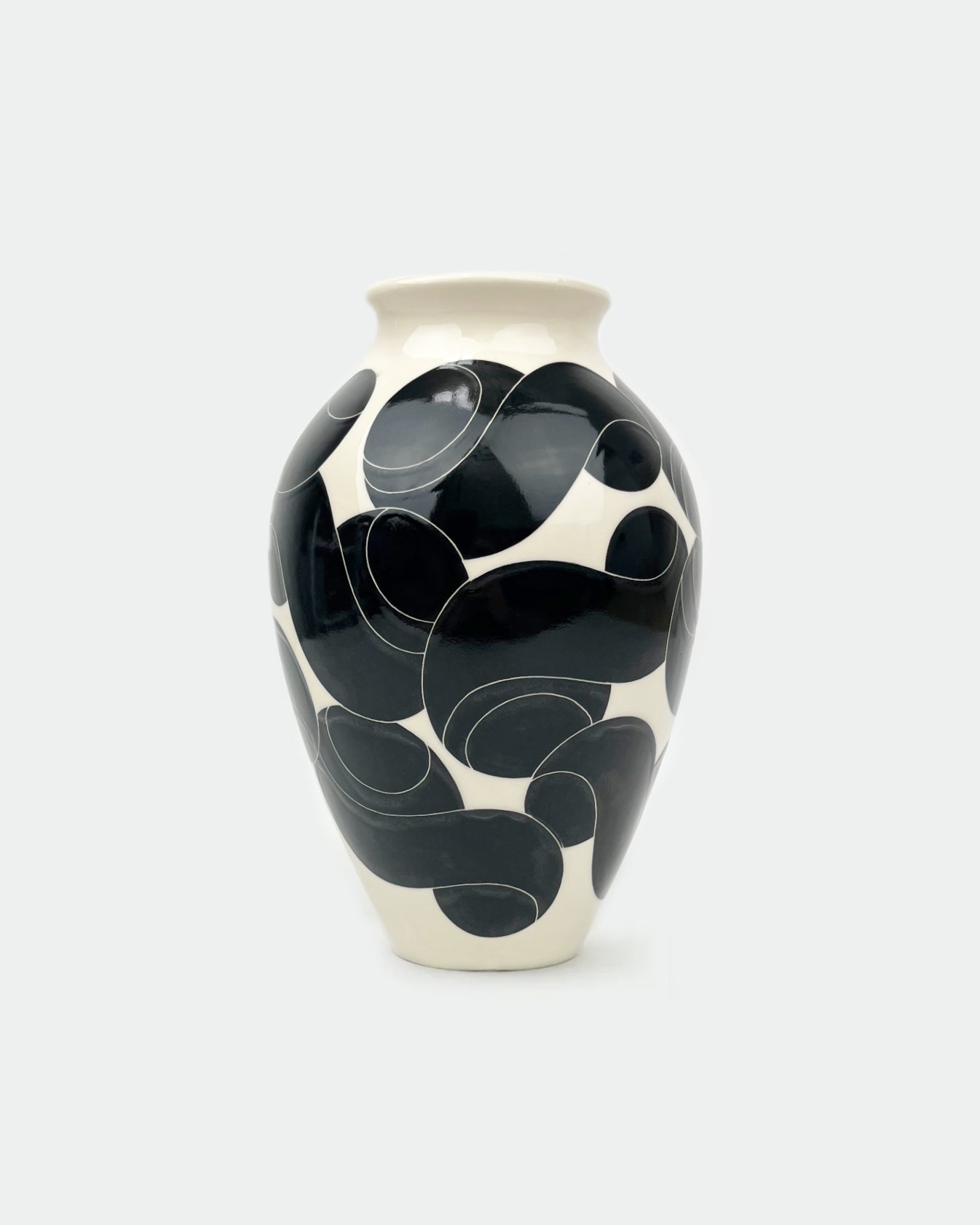 The Type Vase - Jet Black