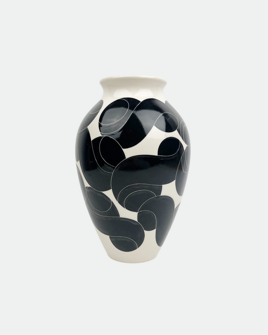 Type Vase Jet Black